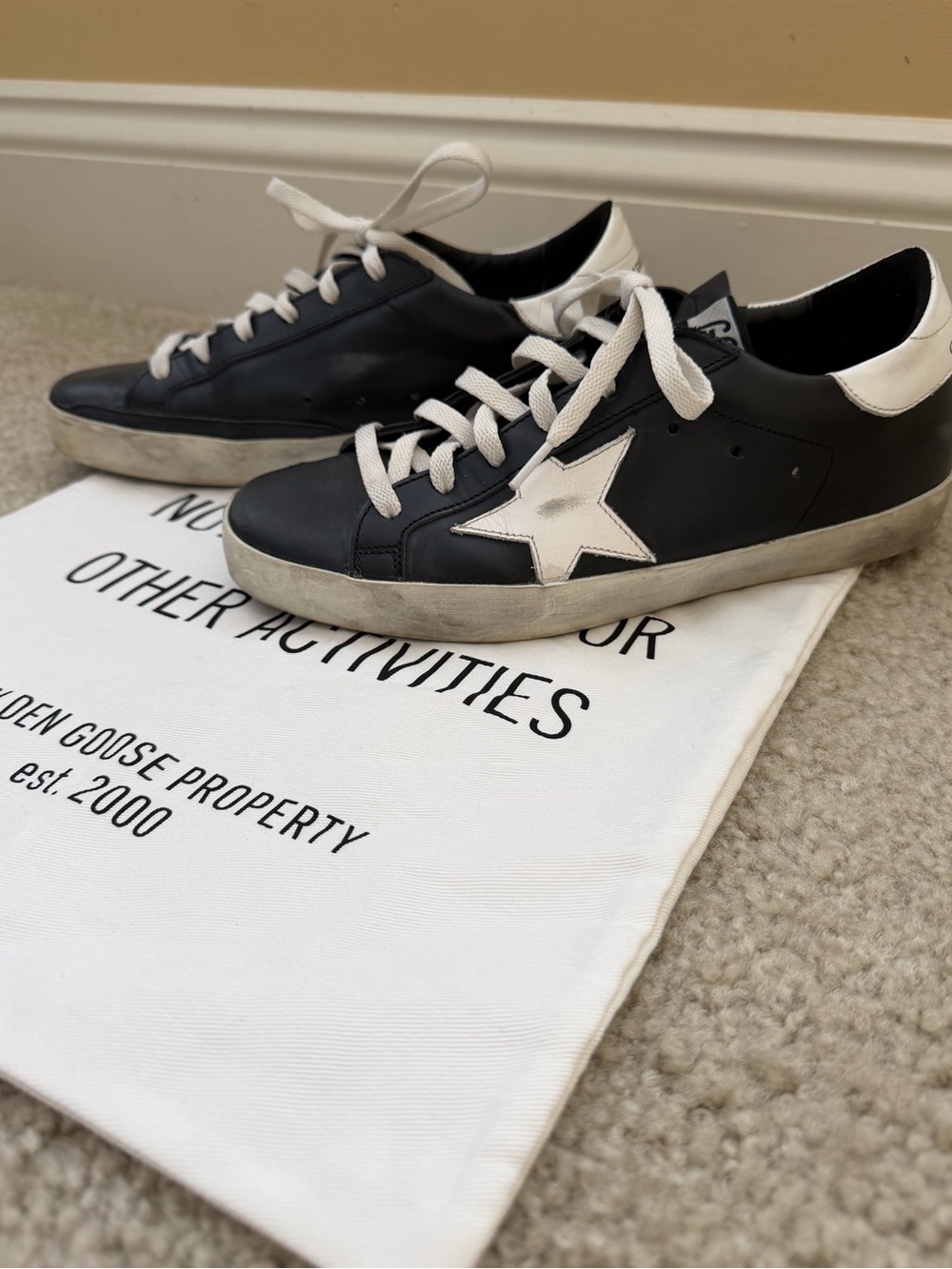 Golden Goose Super Star Leather Sneakers Black/White Sz7 (37) Excellent Cond.